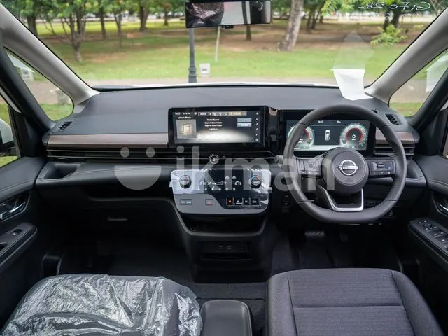 Nissan Serena 2025 photo 5