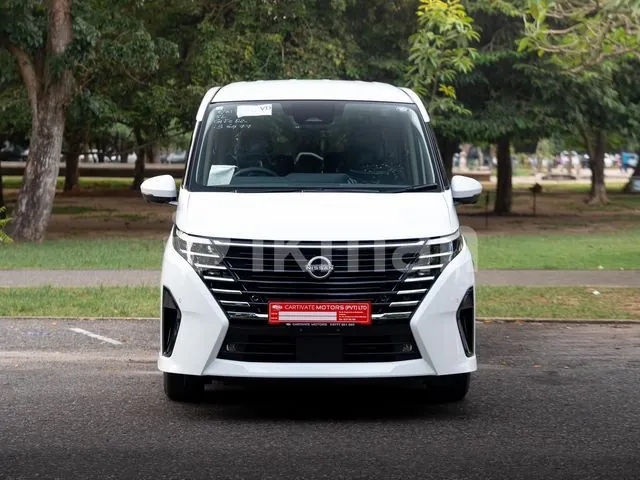 Nissan Serena 2025 photo 3