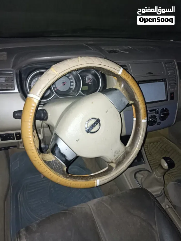 Nissan Tiida 2009 photo 2
