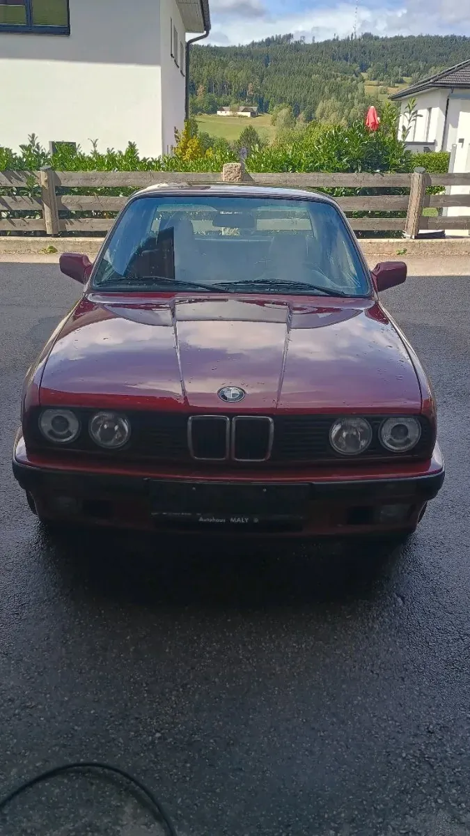 BMW 3 Series 1991 photo 2