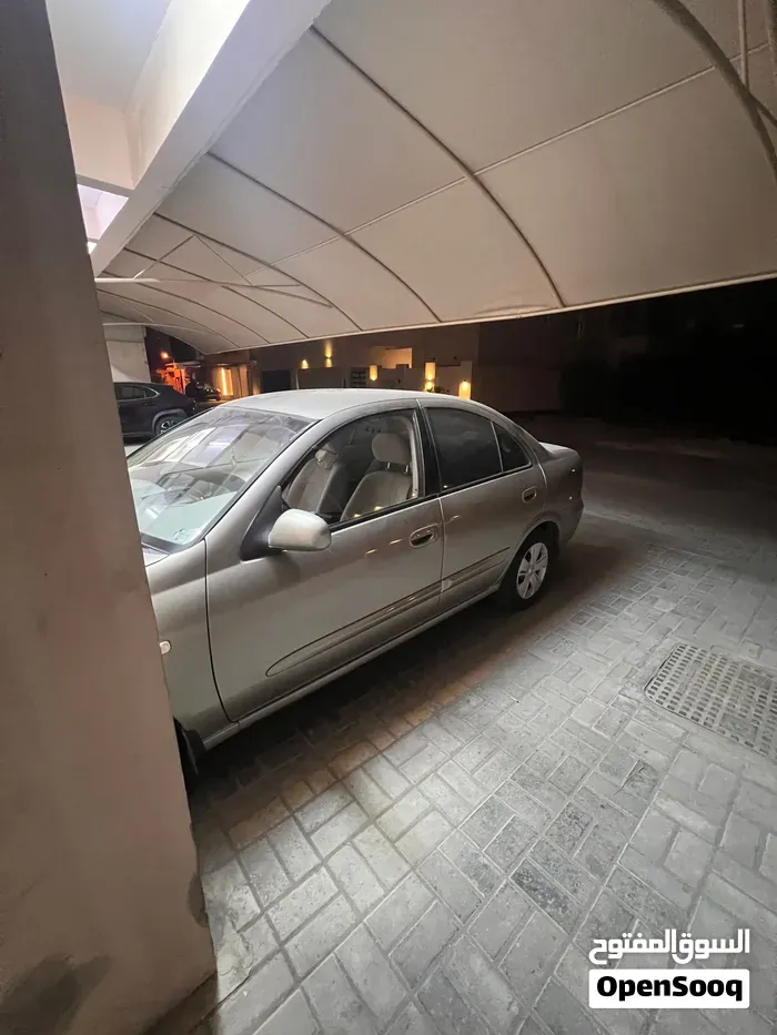 Nissan Sunny 2010 photo 2