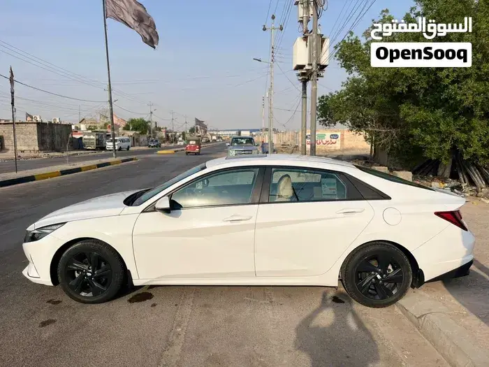 Hyundai Elantra 2023 photo 3