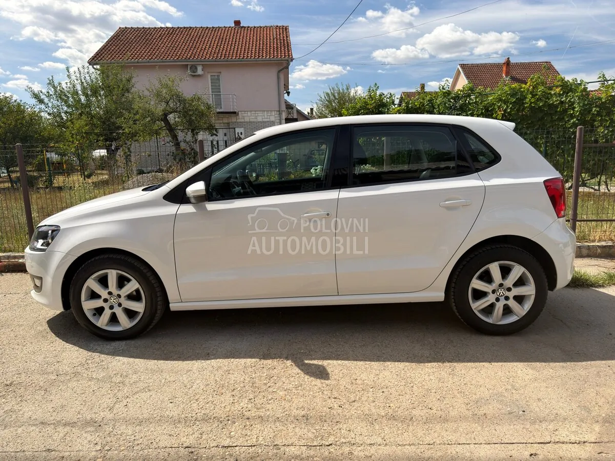Volkswagen Polo 2010 photo 4