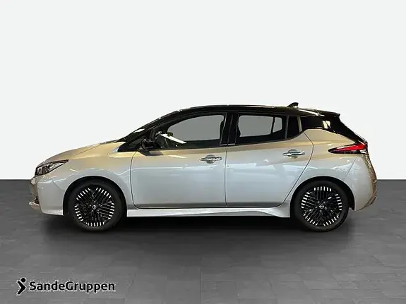 Nissan Leaf 2023 photo 2