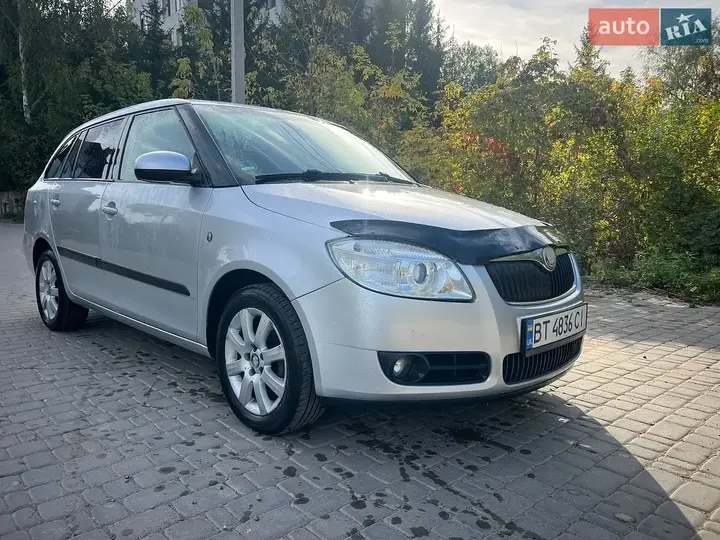 Skoda Fabia 2008 photo 4