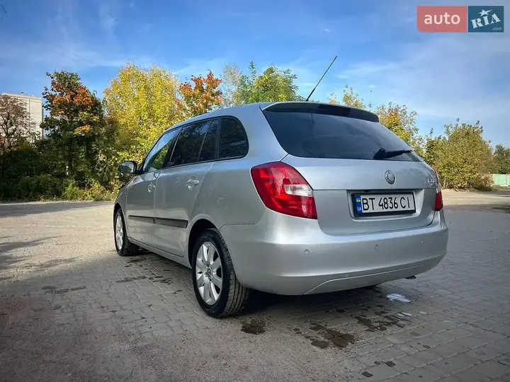 Skoda Fabia 2008 photo 5