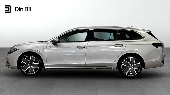 Volkswagen Passat 2026 photo 2