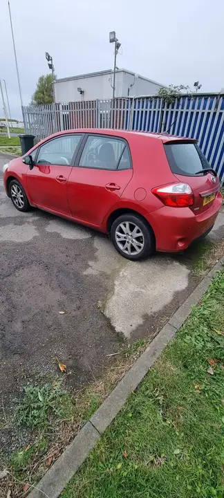 Toyota Auris 2011 photo 3