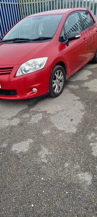Toyota Auris 2011 photo 5