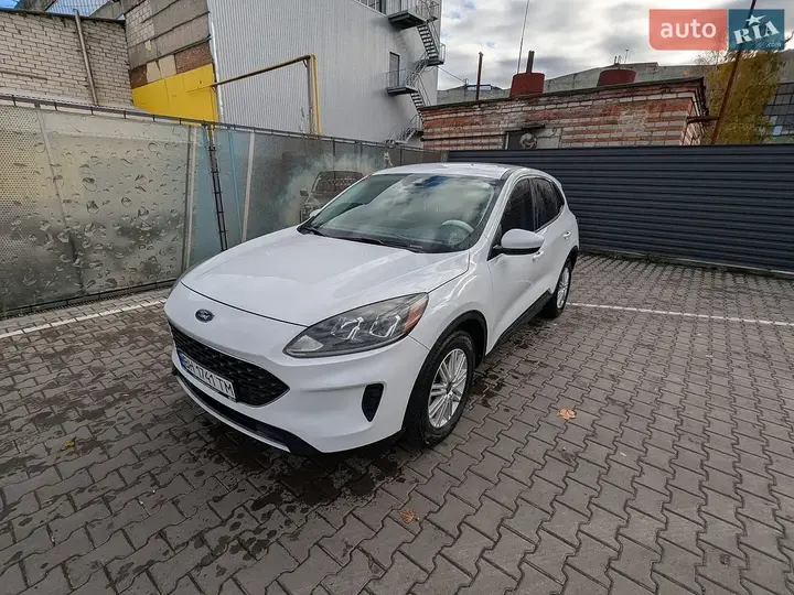 Ford Escape 2021 photo 2