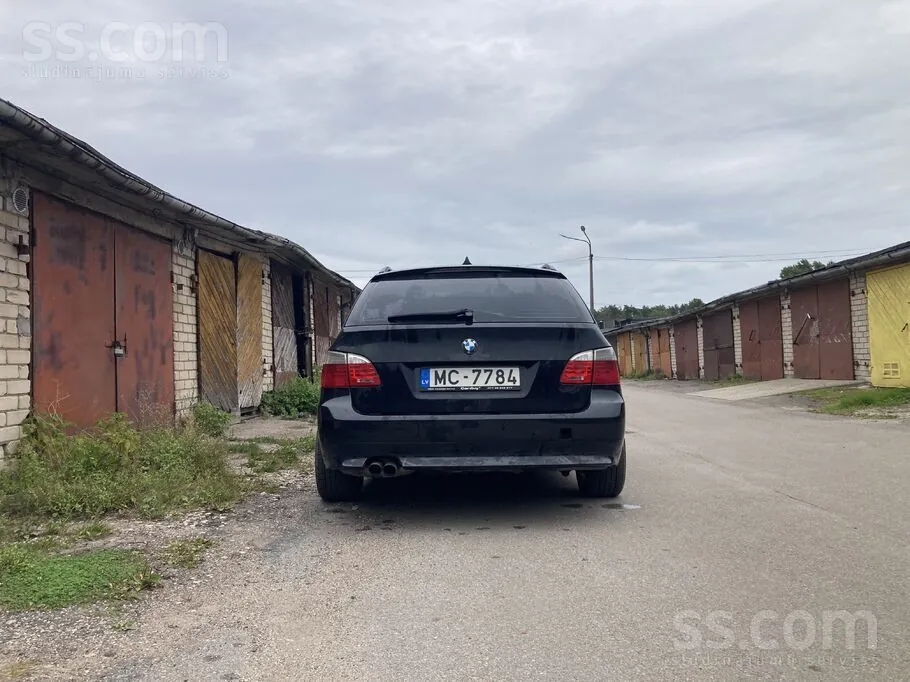BMW 525Xi 2009 photo 2