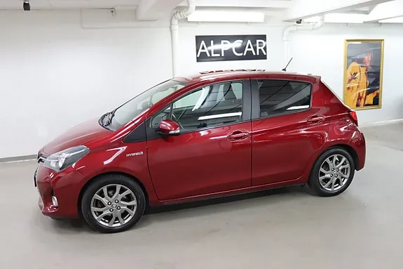 Toyota Yaris 2017 photo 2