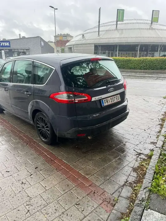 Ford S-Max 2012 photo 3