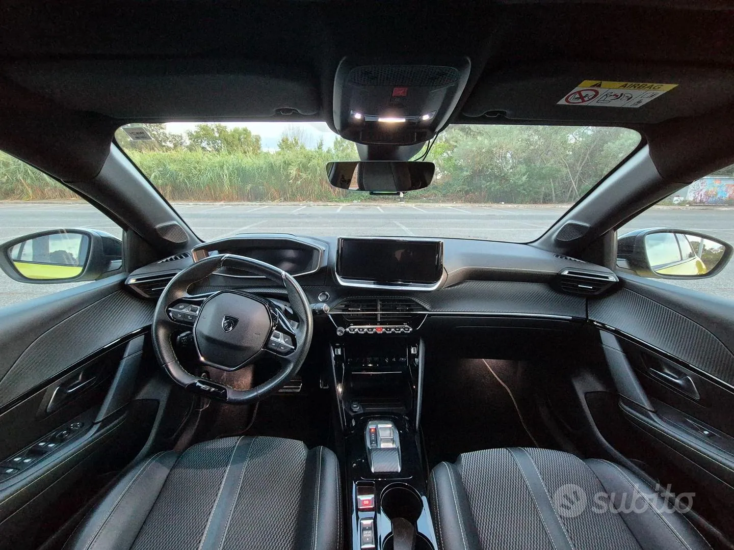 Peugeot 208 2024 photo 4