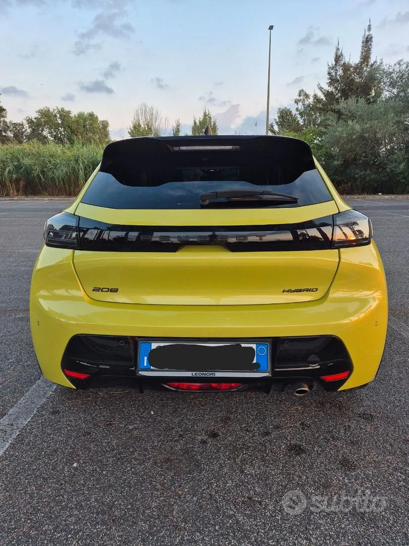 Peugeot 208 2024 photo 2
