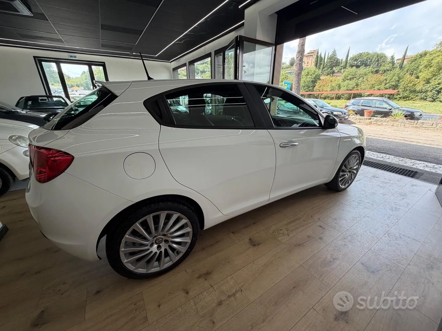 Alfa Romeo Giulietta 2017 photo 2