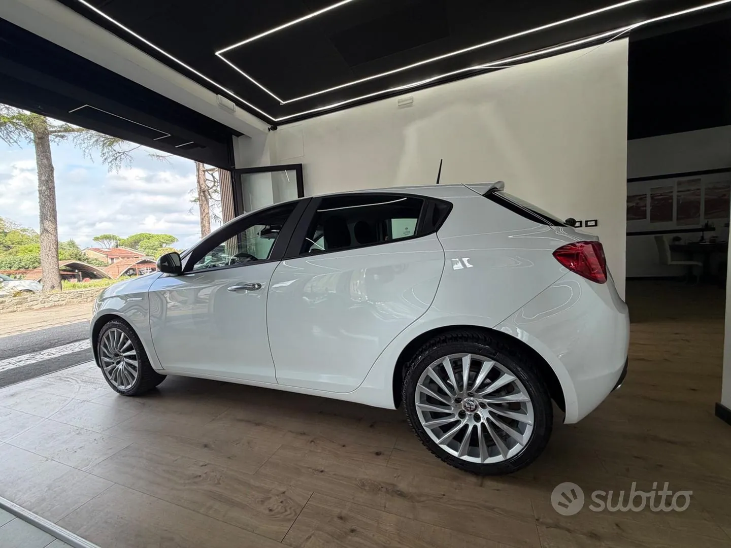 Alfa Romeo Giulietta 2017 photo 4