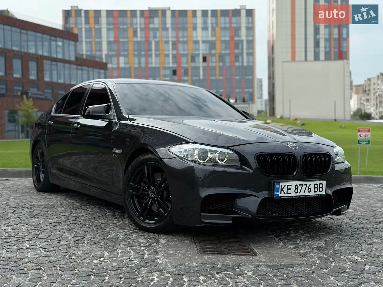BMW 5 Series 2012 photo 3