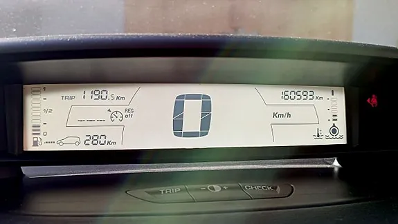 Citroen C4 2008 photo 2