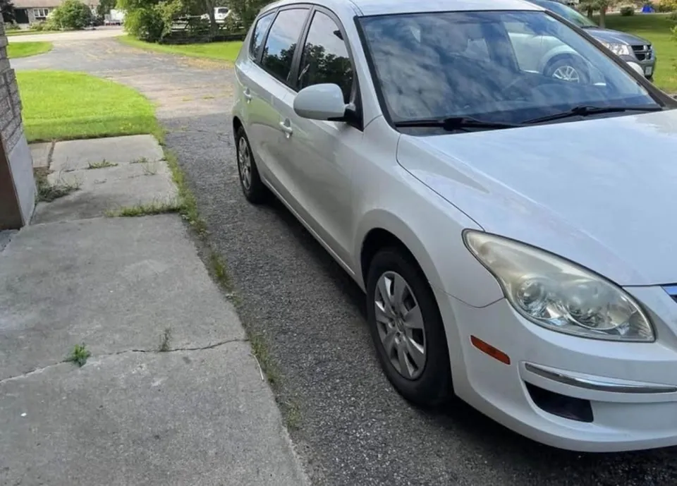 Hyundai Elantra 2011 photo 4