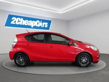 Toyota Aqua 2014 photo 5