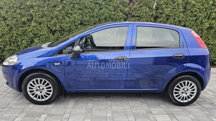 Fiat Grande Punto 2009 photo 2