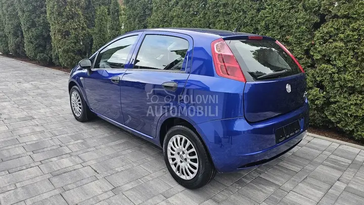 Fiat Grande Punto 2009 photo 3