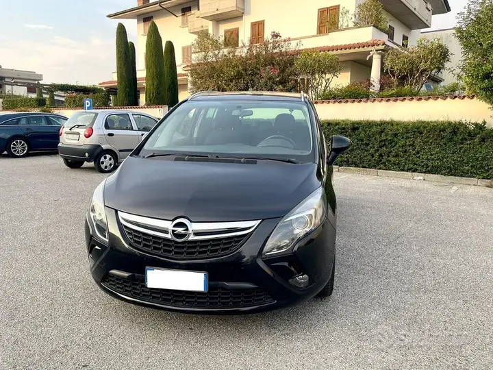 Opel Zafira 2013 photo 2
