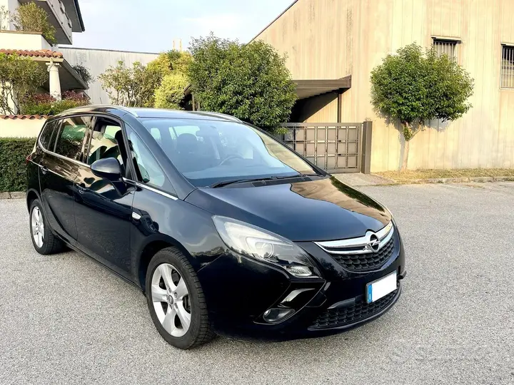 Opel Zafira 2013 photo 3