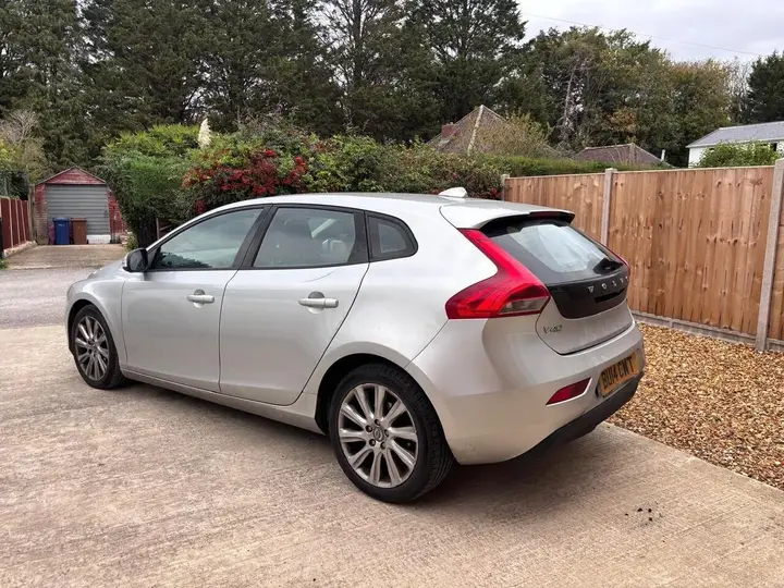 Volvo V40 2014 photo 2
