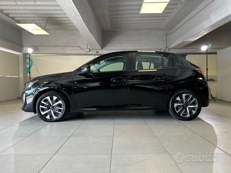Peugeot 208 2024 photo 2