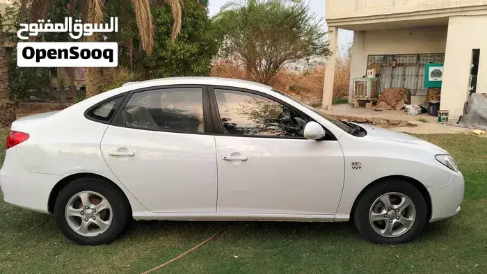 Hyundai Avante 2009 photo 2