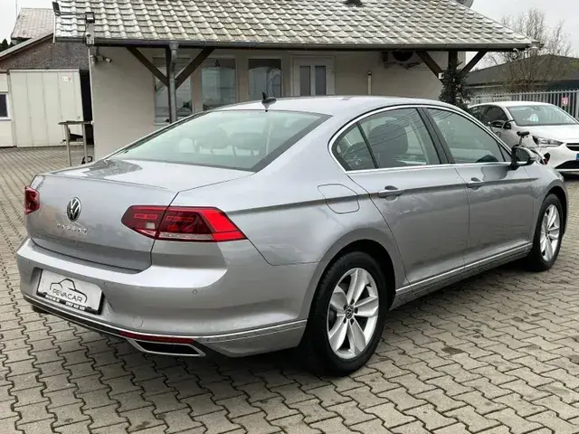 Volkswagen Passat 2022 photo 4