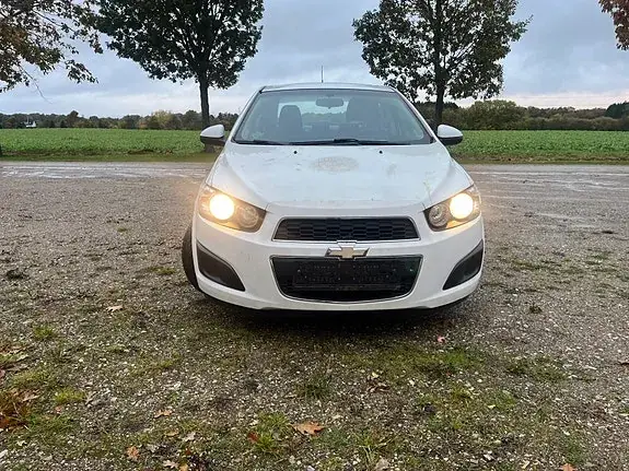 Chevrolet Aveo 2011 photo 2