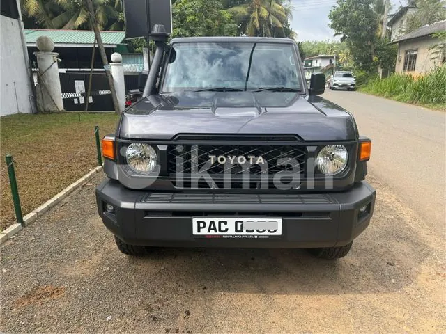 Toyota Land Cruiser 79