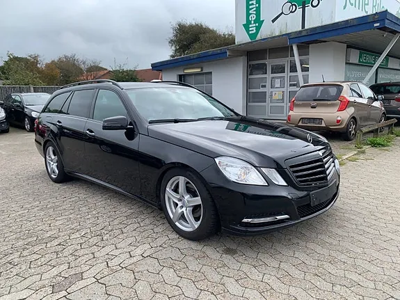 Mercedes-Benz E200 2012 photo 2