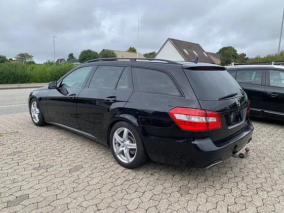 Mercedes-Benz E200 2012 photo 4