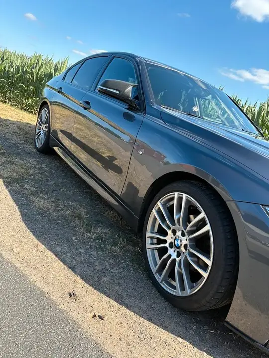 BMW F30