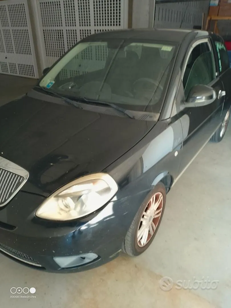 Lancia Y