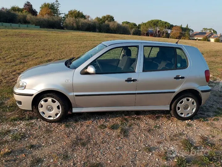 Volkswagen Polo 2000 photo 2