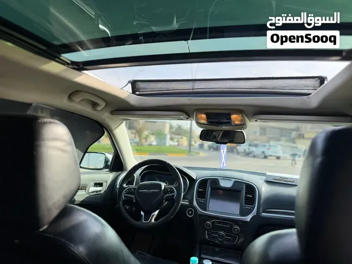 Chrysler 300 2015 photo 2