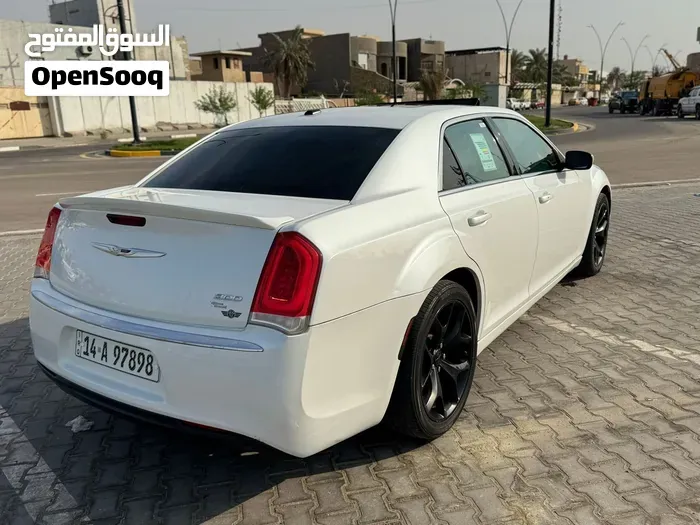 Chrysler 300 2015 photo 3