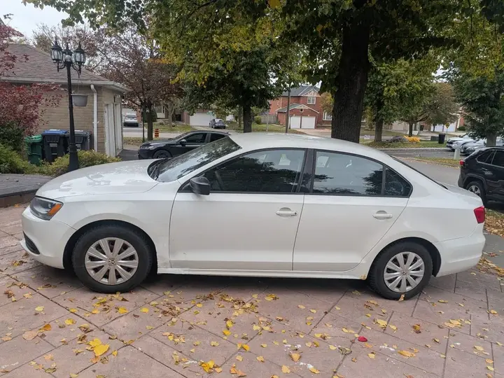Volkswagen Jetta 2012 photo 2