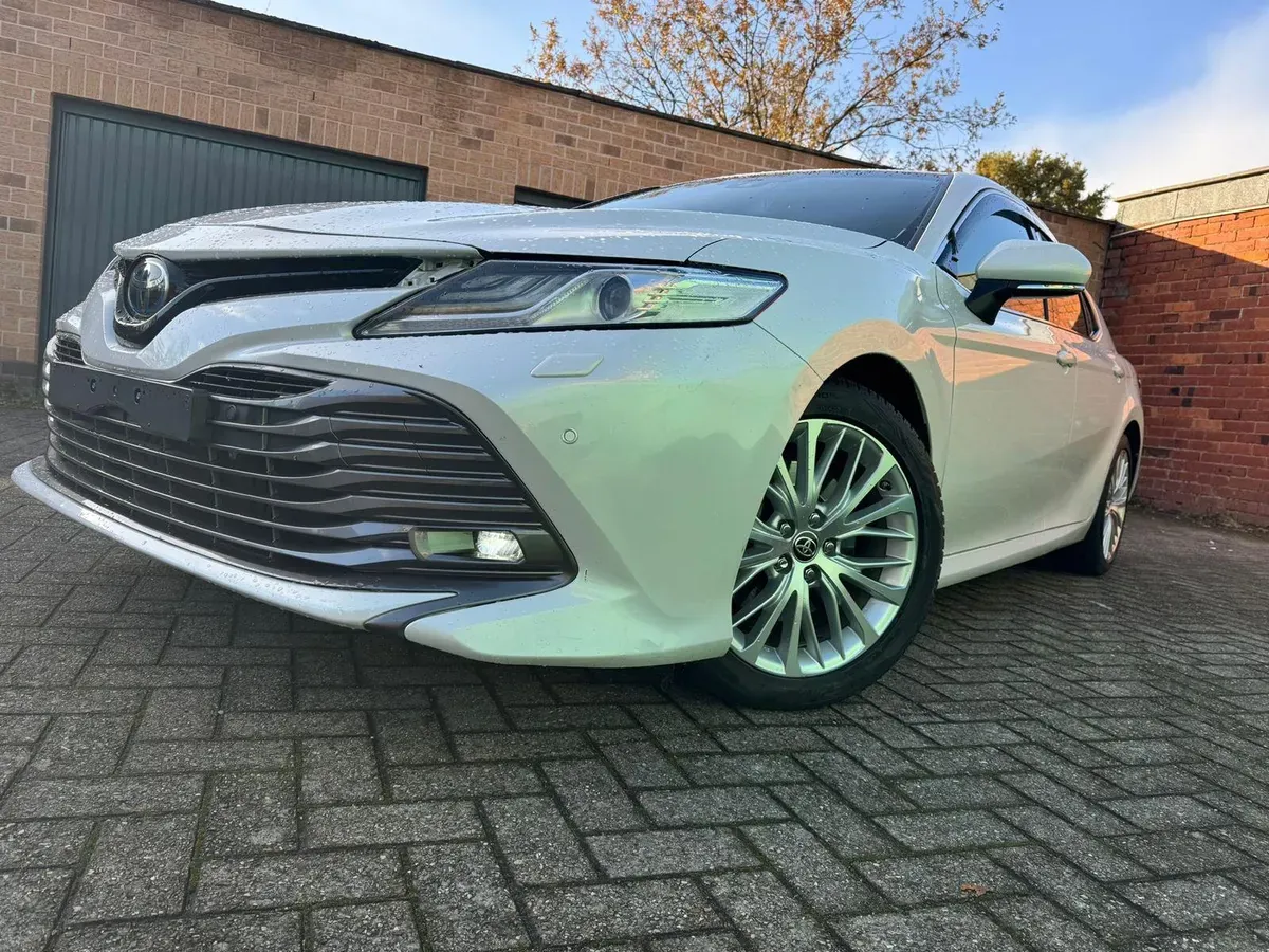 Toyota Camry 2020 photo 2