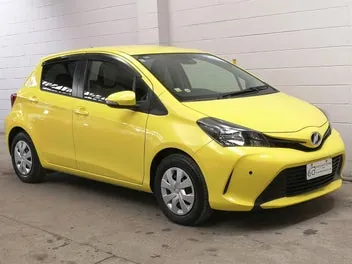 Toyota Vitz 2016 photo 2