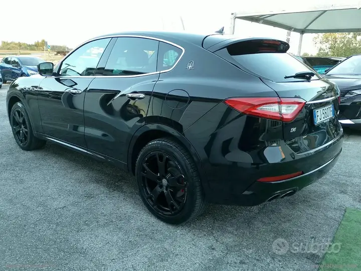 Maserati Levante 2017 photo 3
