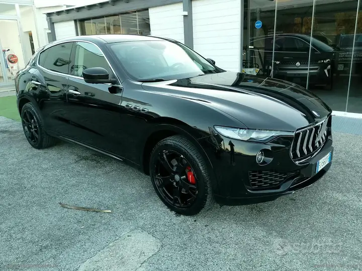 Maserati Levante 2017 photo 2