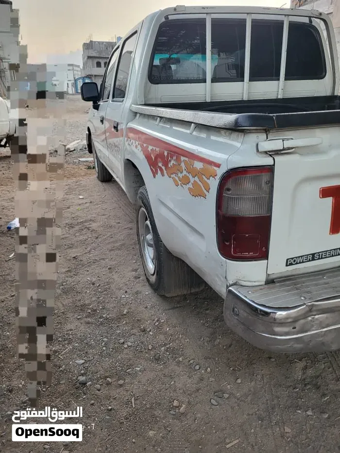 Toyota Hilux 2002 photo 3