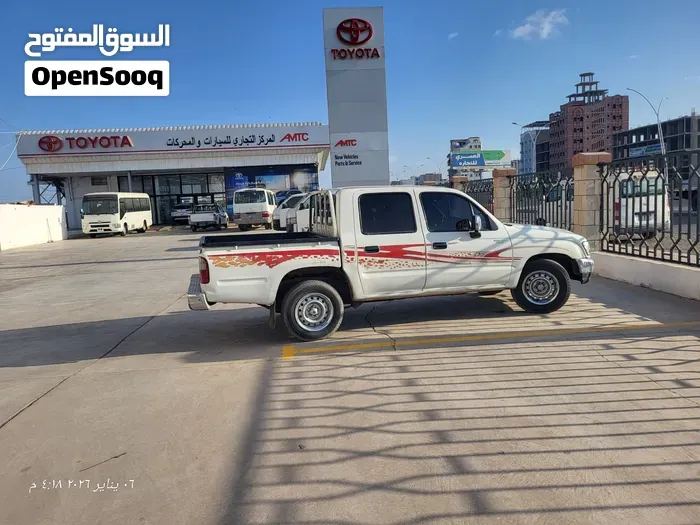 Toyota Hilux 2002 photo 2