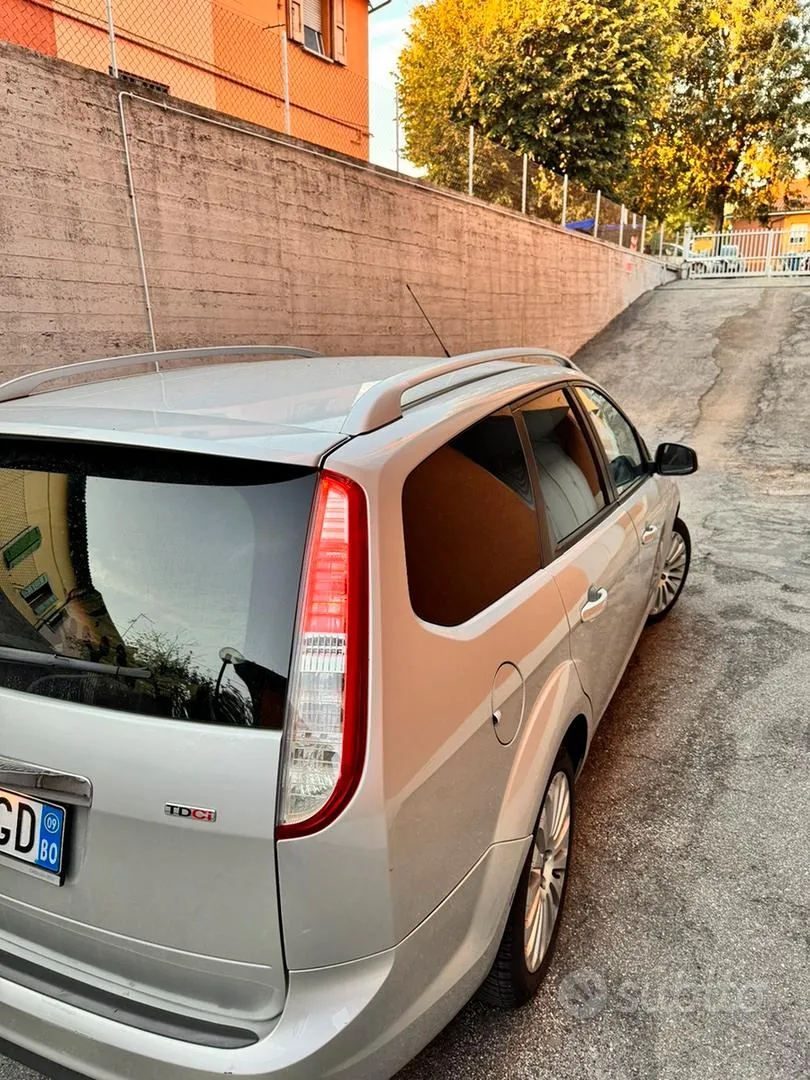 Ford Focus 2009 photo 4